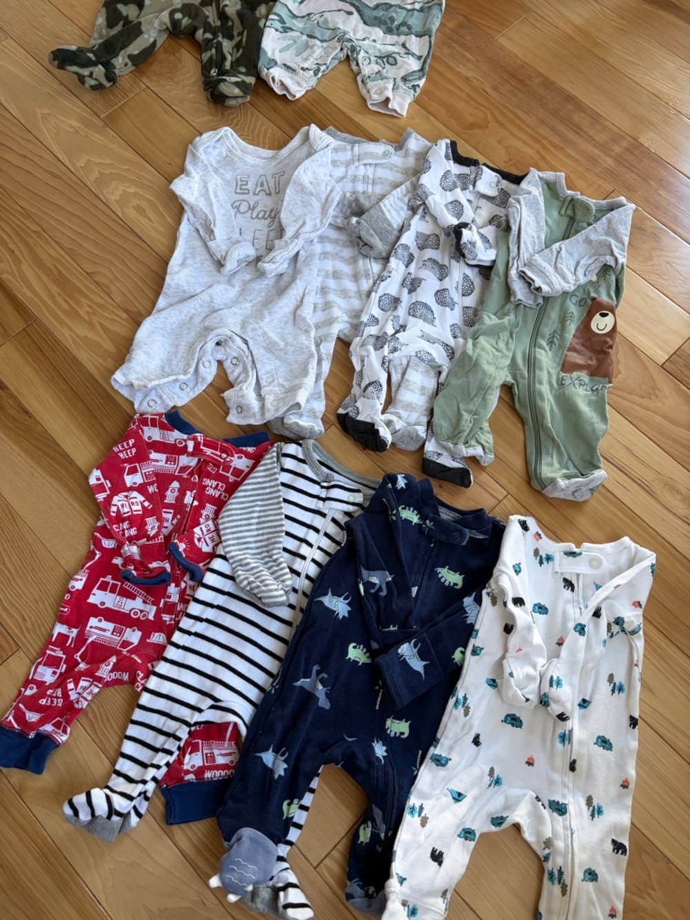 Set of 10 Onesies - newborn